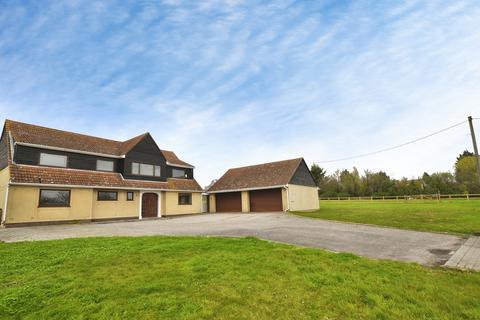 6 bedroom detached house to rent, Maldon Road, Margaretting, Ingatestone, Essex
