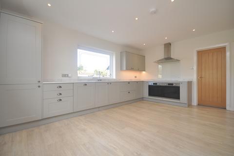 6 bedroom detached house to rent, Maldon Road, Margaretting, Ingatestone, Essex