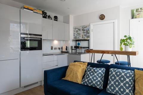 1 bedroom apartment for sale, Mauger Heights, 12 Summerstown, London, Greater London