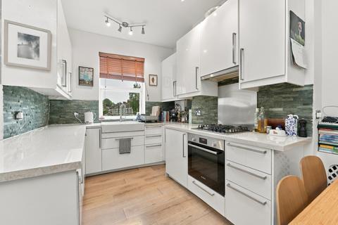 2 bedroom flat for sale, Helix Gardens, Brixton, London, SW2