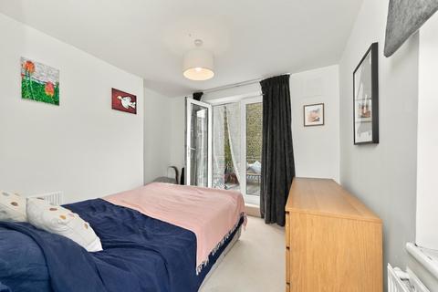 2 bedroom flat for sale, Helix Gardens, Brixton, London, SW2