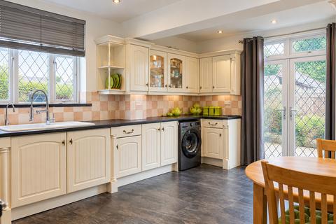 4 bedroom detached house for sale, Baldwyns Park, Bexley, DA5
