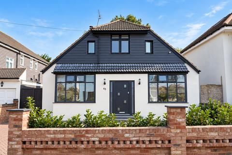 4 bedroom detached house for sale, Baldwyns Park, Bexley, DA5