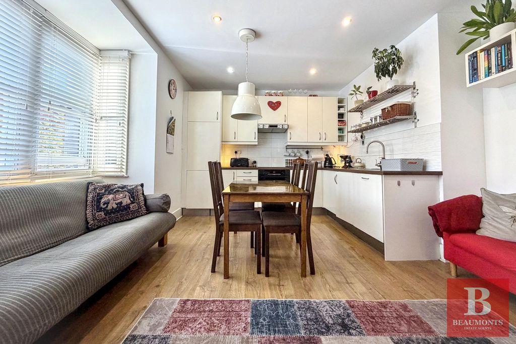 Apartment in Brighton - More