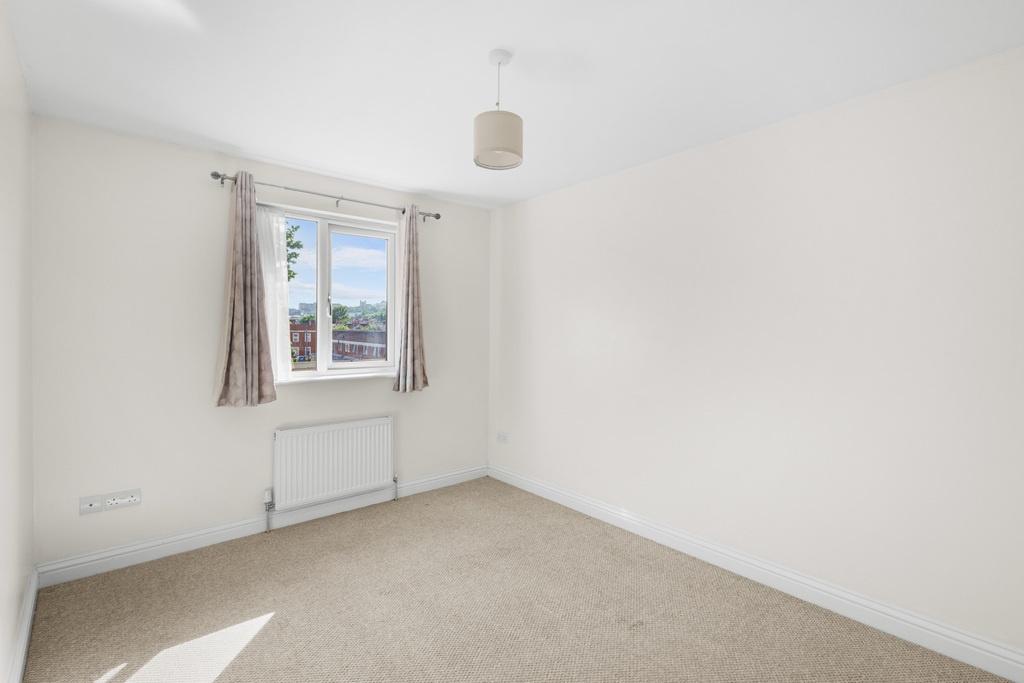 Apartment in Bristol - View 5