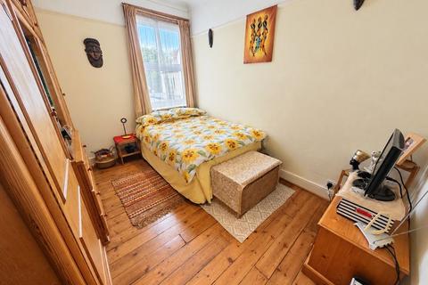 2 bedroom maisonette for sale, Dormers Wells Lane, Southall
