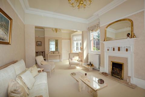 5 bedroom detached house for sale, Oakleigh Road, Hatch End