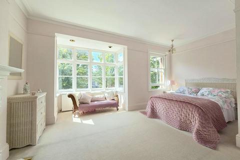 5 bedroom detached house for sale, Oakleigh Road, Hatch End
