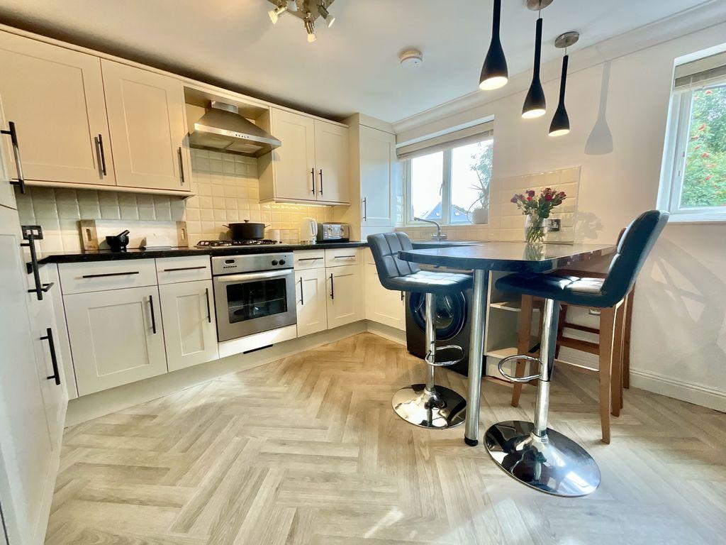 Apartment in Christchurch, Pokesdown, Bournemouth - View 4
