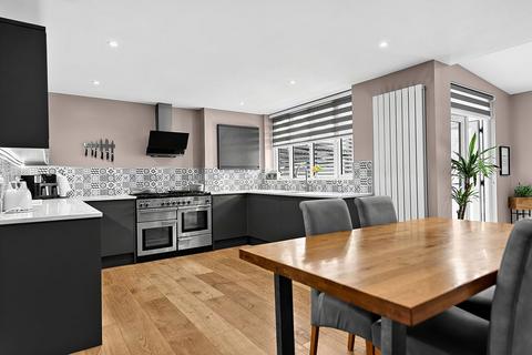 3 bedroom detached house for sale, East Cosham Road, Drayton