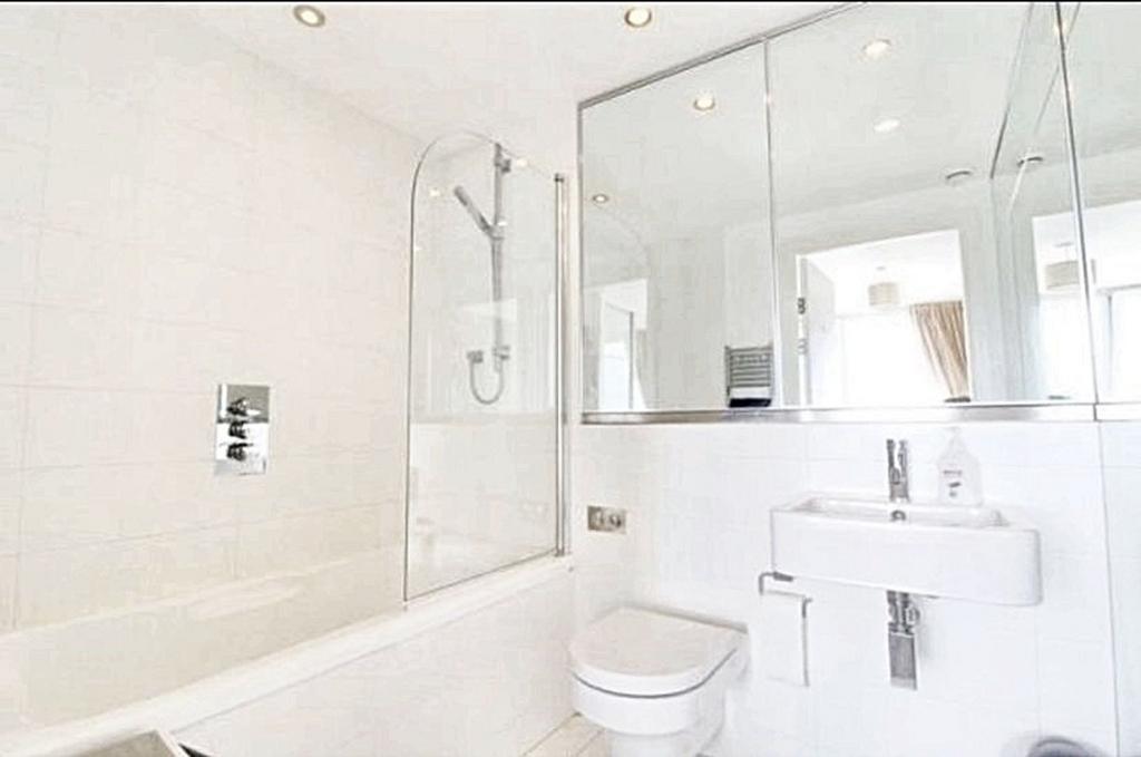 Apartment in Salford - View 3