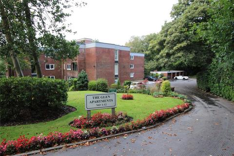 2 bedroom flat to rent, The Glen, Bolton, Greater Manchester, BL1