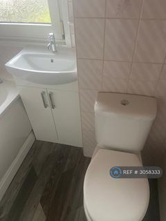 3 bedroom terraced house to rent, Princess Drive, Baillieston, Glasgow, G69