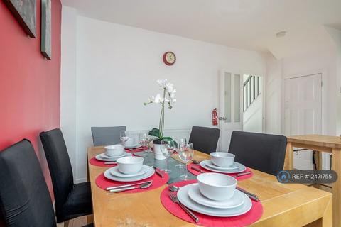 3 bedroom terraced house to rent, Stanford Road, Luton, LU2