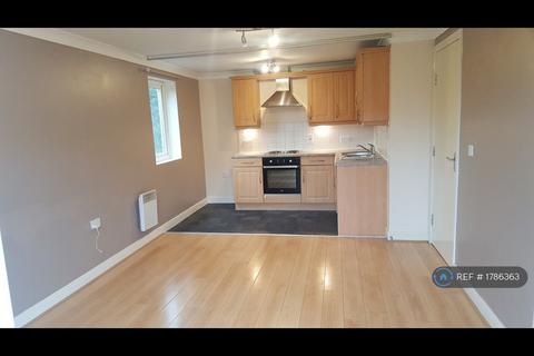 2 bedroom flat to rent, Chingford, London, E4
