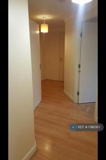 2 bedroom flat to rent, Chingford, London, E4