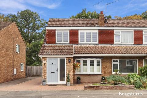 3 bedroom semi-detached house for sale, Magnolia Way, Pilgrims Hatch, CM15