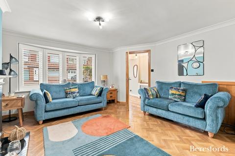 3 bedroom semi-detached house for sale, Magnolia Way, Pilgrims Hatch, CM15