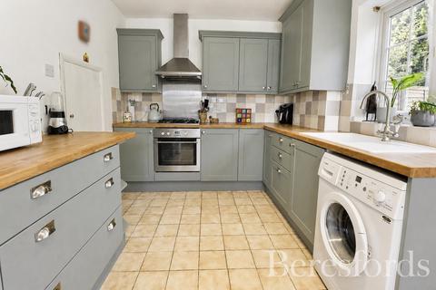 2 bedroom end of terrace house for sale, Running Waters, Brentwood, CM13