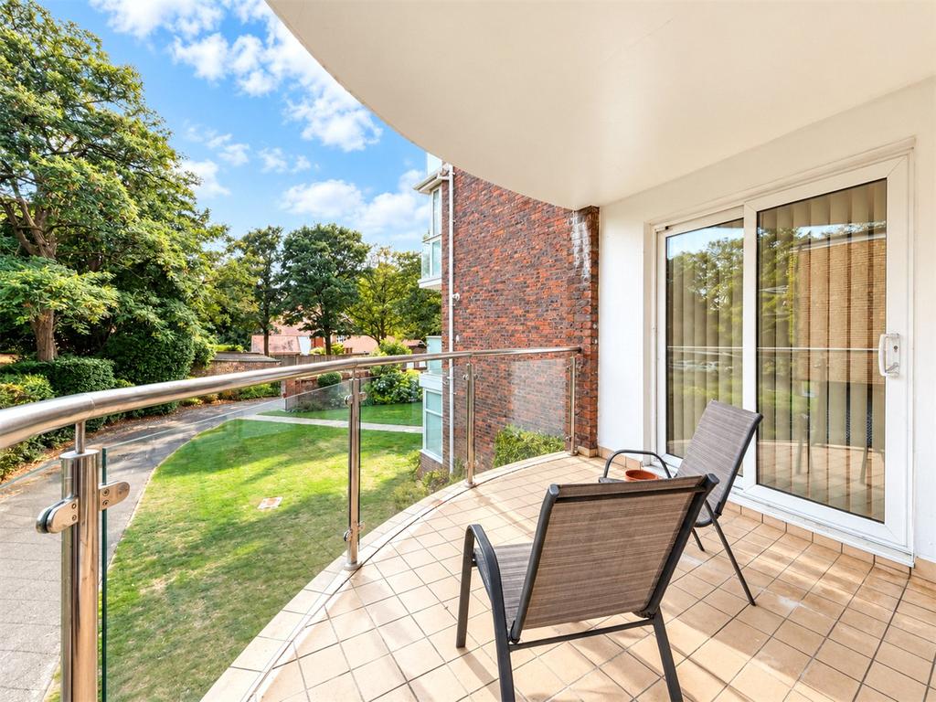 Apartment in Bournemouth, Westbourne - View 4