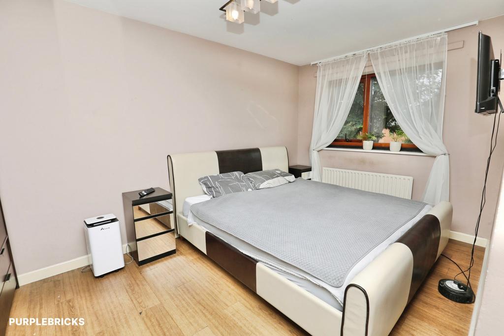 House in Sefton, Liverpool City Region - View 3