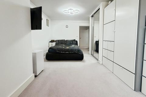 1 bedroom maisonette for sale, Churchill Road, Uxbridge, Middlesex