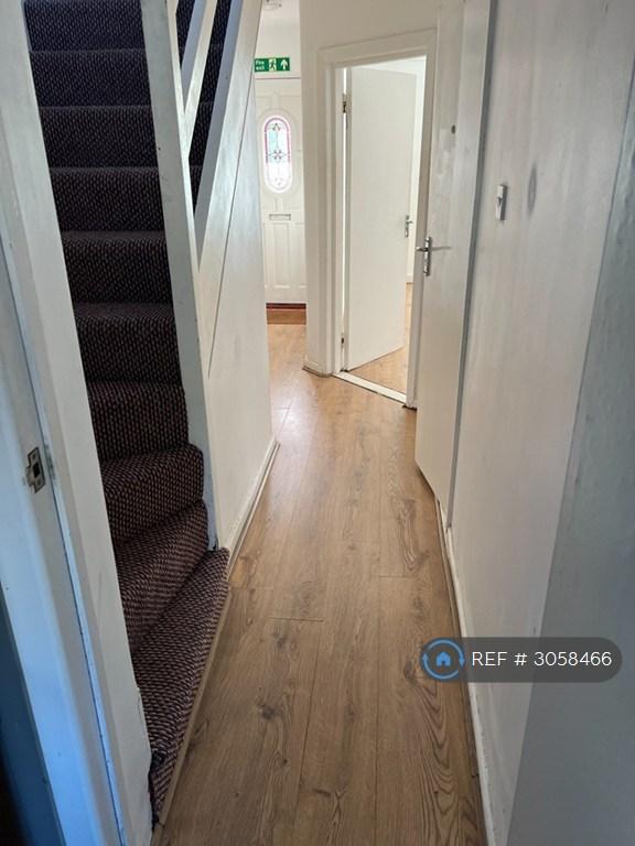 House in Dagenham - View 3