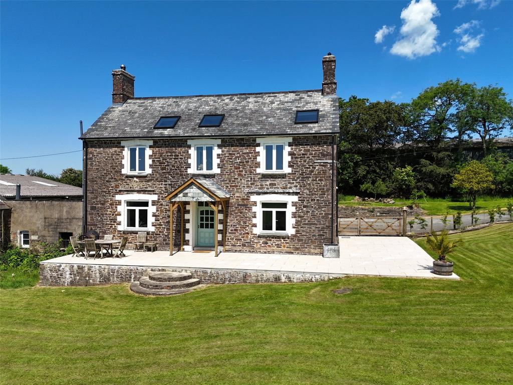 Basics Devon Clawton, Holsworthy, Devon, EX22 4 bed detached house to rent - £1,800 ...