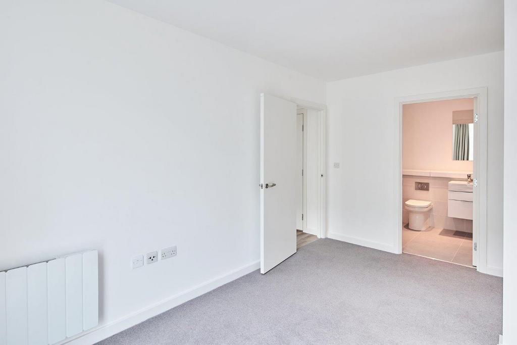 Apartment in Leicester - View 3