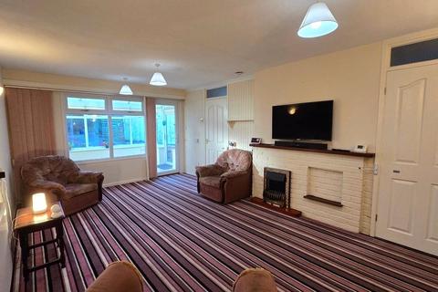 2 bedroom bungalow for sale, Fair Isle Drive, Nuneaton, Warwickshire, CV10