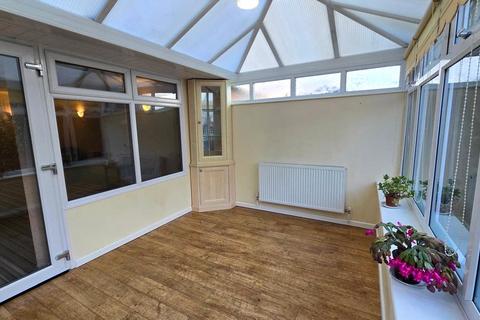 2 bedroom bungalow for sale, Fair Isle Drive, Nuneaton, Warwickshire, CV10