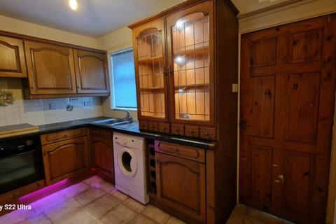 3 bedroom terraced house to rent, John Kennedy Road, Mottram In Longdendale, Hyde