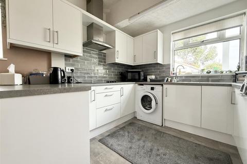 3 bedroom detached bungalow for sale, Wigston Lane, Leicester LE2