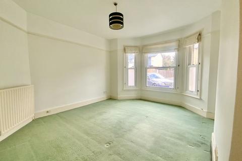 1 bedroom maisonette to rent, Hook Road, Epsom KT19