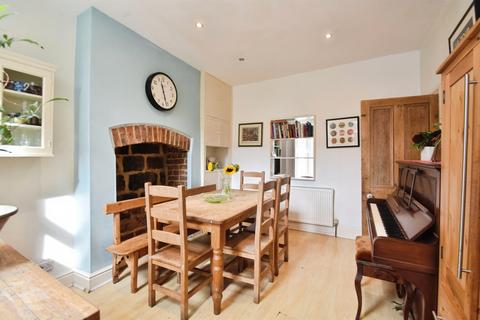 4 bedroom end of terrace house for sale, Cheltenham Mount, Harrogate
