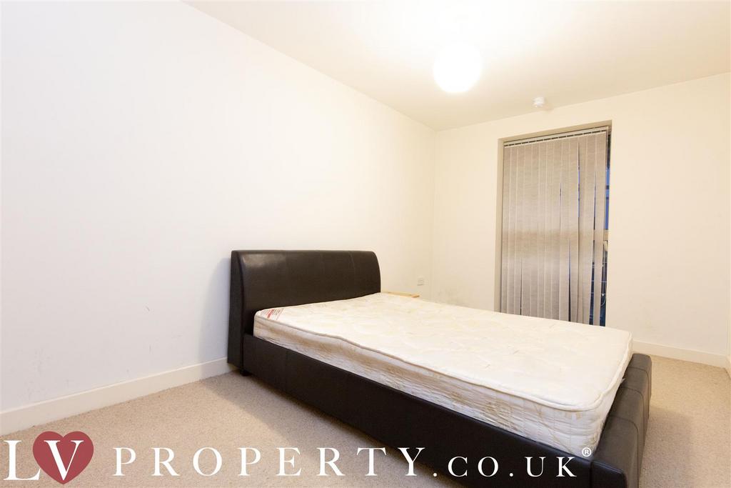 Apartment in West Midlands - View 5