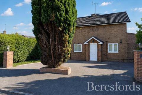 2 bedroom end of terrace house for sale, Vernon Crescent, Brentwood, CM13
