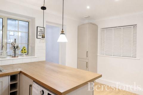 2 bedroom end of terrace house for sale, Vernon Crescent, Brentwood, CM13