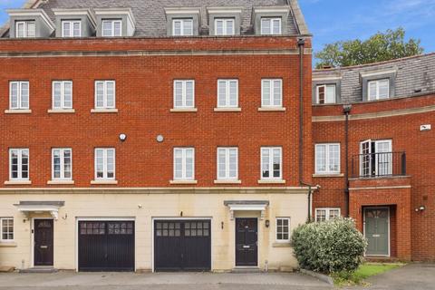 4 bedroom terraced house for sale, Osborne Heights, Brentwood CM14