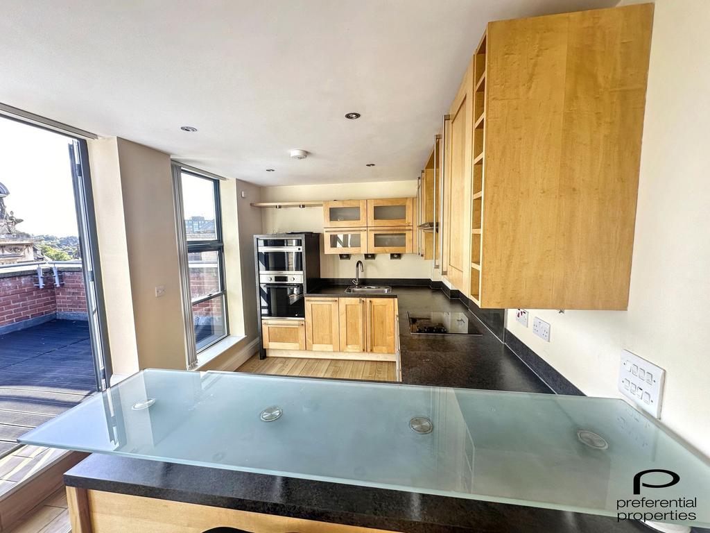 Apartment in Sutton Coldfield, Maney - View 3
