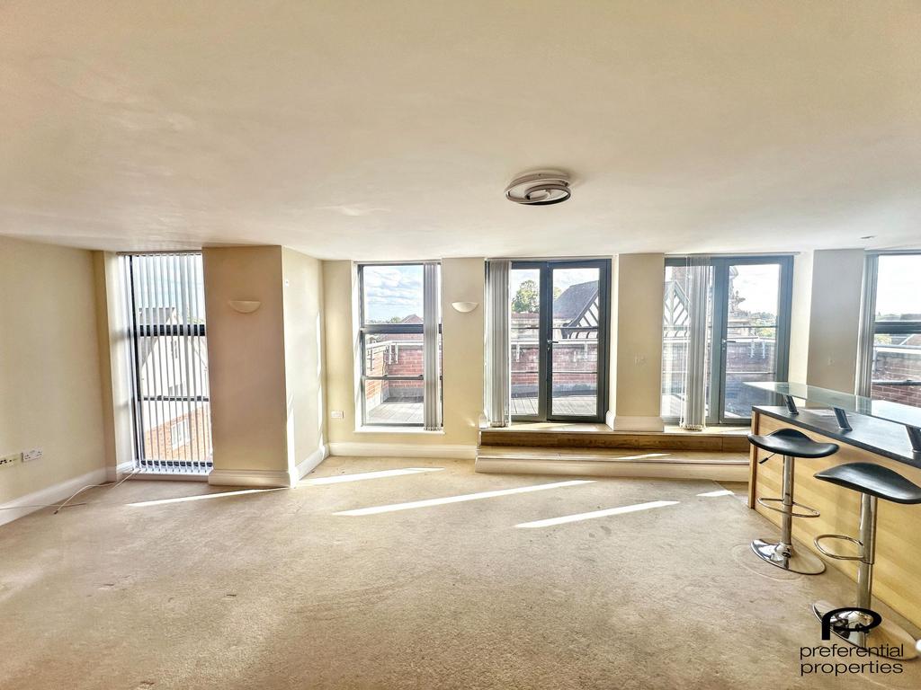 Apartment in Sutton Coldfield, Maney - View 4
