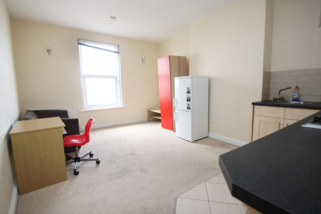 Apartment in Bournemouth - View 2