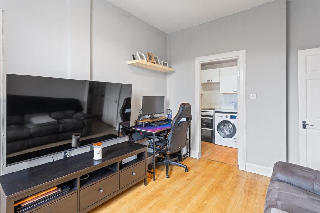 Apartment in Edinburgh - View 5