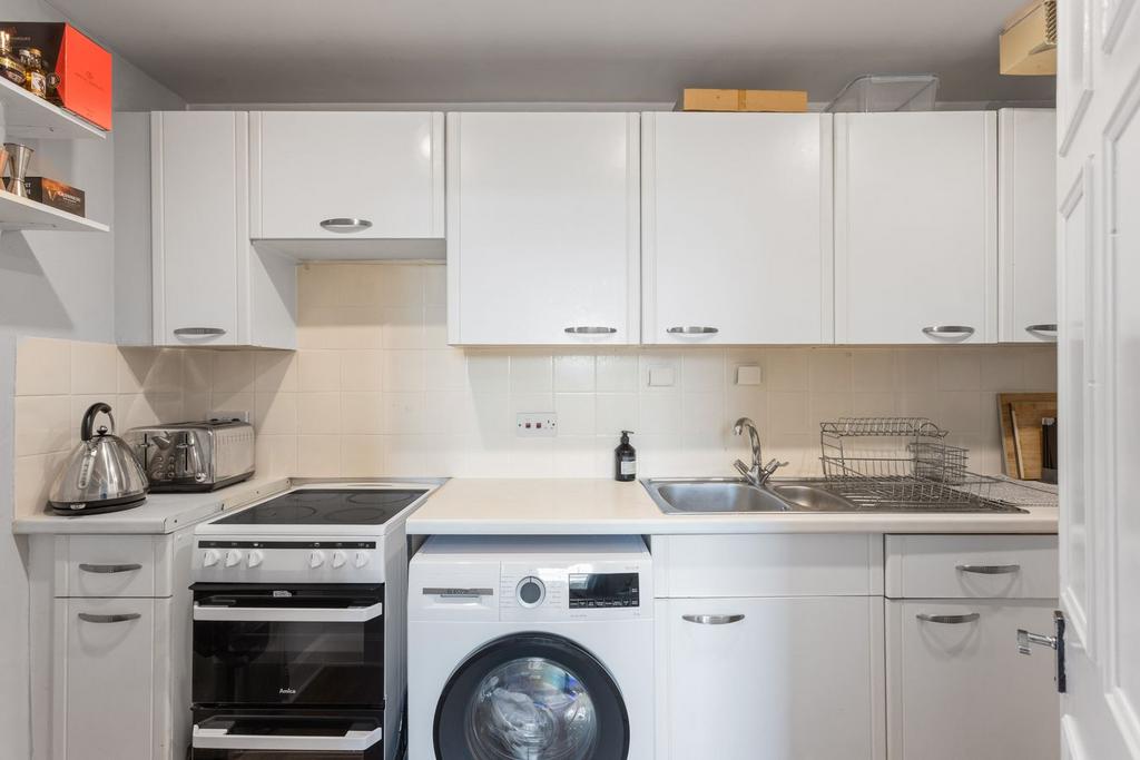 Apartment in Edinburgh - More