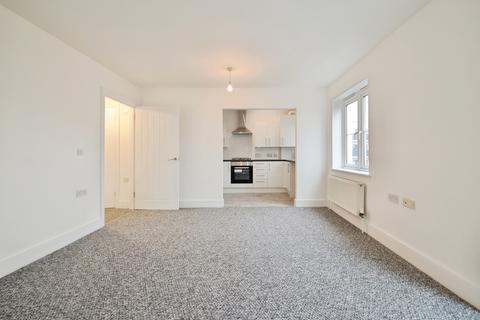 2 bedroom flat to rent, Romside Place, Romford, RM7