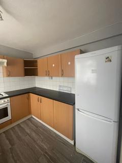 3 bedroom flat to rent, Tadworth Parade, Romford, Hornchurch RM12
