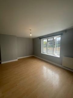 3 bedroom flat to rent, Tadworth Parade, Romford, Hornchurch RM12