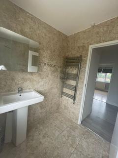 3 bedroom flat to rent, Tadworth Parade, Romford, Hornchurch RM12