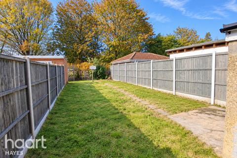 2 bedroom semi-detached house to rent, Carfax Road, HAYES