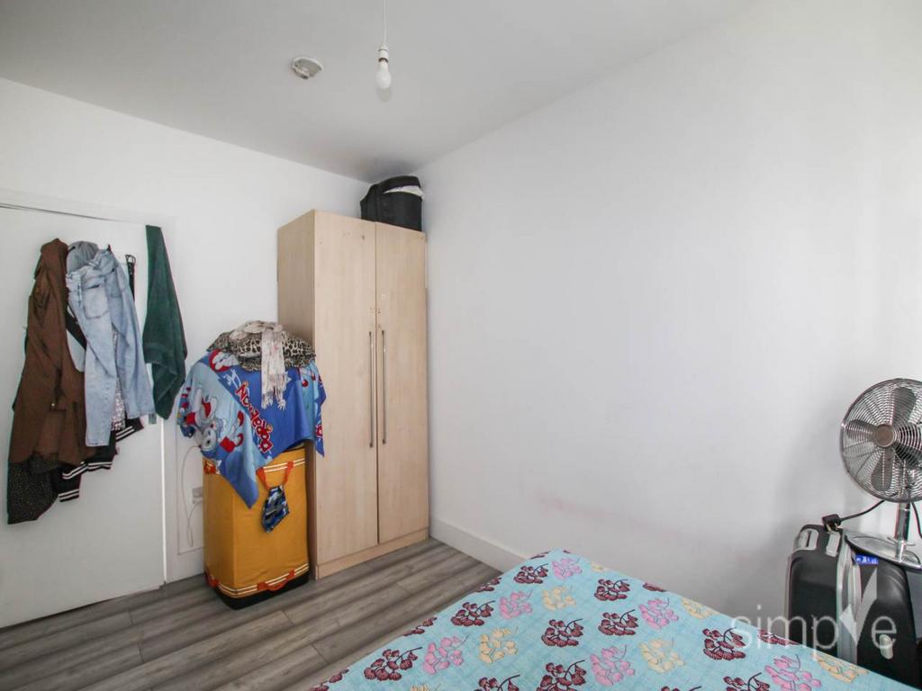 Apartment in Middlesex - More